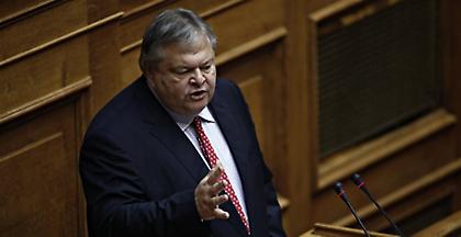 Βενιζέλος: Ανησυχία για νέο δημοψήφισμα και μήνυμα στον ΠτΔ για «θεσμική αντίσταση»