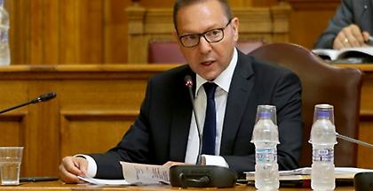 Aυστηρό μήνυμα Στουρνάρα για τη μείωση των κόκκινων δανείων