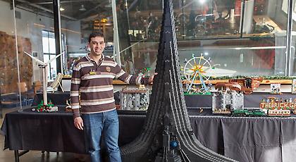 Εφτιαξαν διαστημόπλοιο από 29.000 τουβλάκια-Κοστίζει 2.000 ευρώ