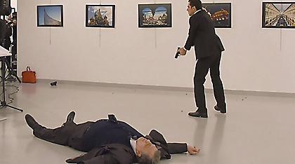 Τα σοκαριστικά καρέ της δολοφονίας του Ρώσου πρέσβη στην Τουρκία