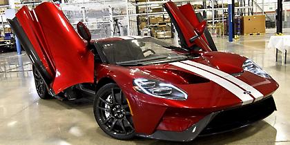 Το πρώτο Ford GT βγαίνει από το εργοστάσιο (video)