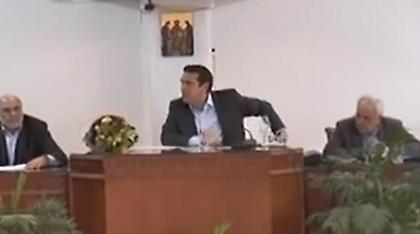 ΒΙΝΤΕΟ: Ο Τσίπρας έδιωξε τους δημοσιογράφους! – Ένταση με τους αγρότες στην Κρήτη!