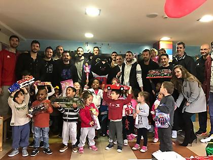 Μοίρασε χαρά και δώρα στην «Κιβωτό του κόσμου» ο Πανιώνιος