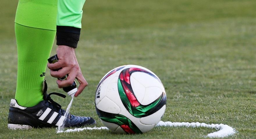 «Ούτε στον ύπνο του δεν είχε δει ο Τίκας τους βοηθούς του. Πώς να μη γίνει λάθος στο ματς της ΑΕΚ;»