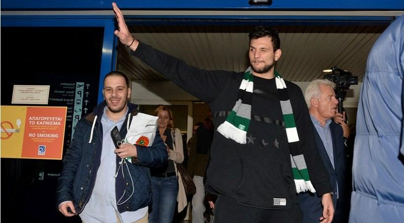 Φωτογραφίες από την άφιξη Τζεντίλε στην Αθήνα