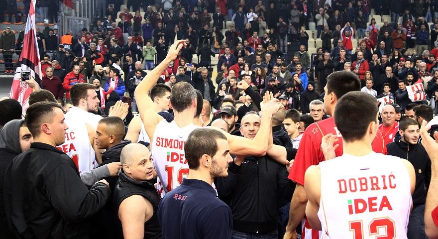 Οι παίκτες του Ερ. Αστέρα αποθεώθηκαν από τον κόσμο του Ολυμπιακού (video)