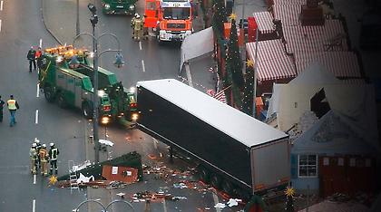 Έναν νεαρό άνδρα από την Τυνησία ψάχνει η Αστυνομία για την επίθεση στο Βερολίνο