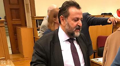 Ο Κεγκέρογλου κέρασε τσικουδιά στη Βουλή: Η τελευταία που φέρνω, από Γενάρη μπαίνει ο φόρος ΣΥΡΙΖΑ