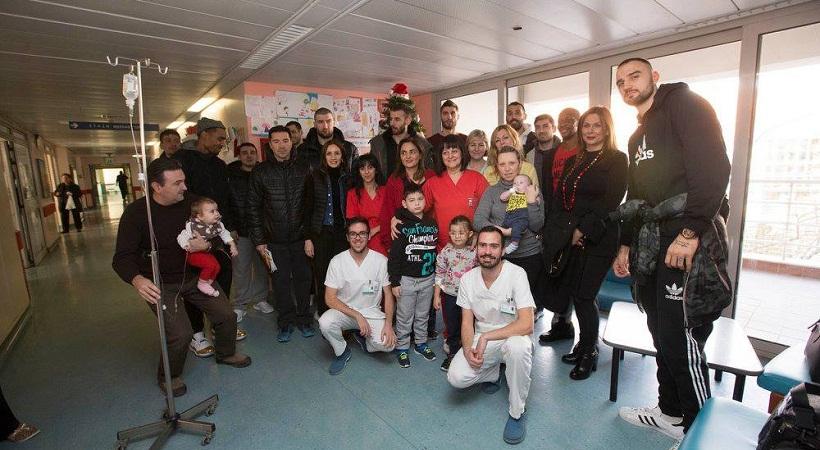 Σκόρπισε χαμόγελα στο νοσοκομείο «Παπαγεωργίου» ο Άρης