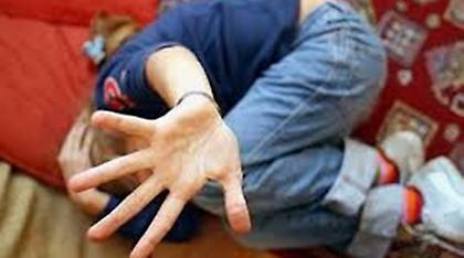 Μεσσηνία: Πατριός και παπούς ασελγούσαν σε εννιάχρονο κοριτσάκι