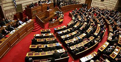 Χριστούγεννα με μπαράζ τροπολογιών στη Βουλή