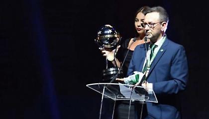 ΑΝΑΤΡΙΧΙΛΑ: Έγινε η απονομή του Κόπα Σουνταμερικάνα στη Σαπεκοένσε (pics)