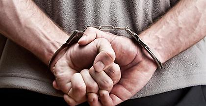 Άνδρας εισέβαλε με φιάλη υγραερίου στο δημαρχείο στα Νέα Μουδανιά