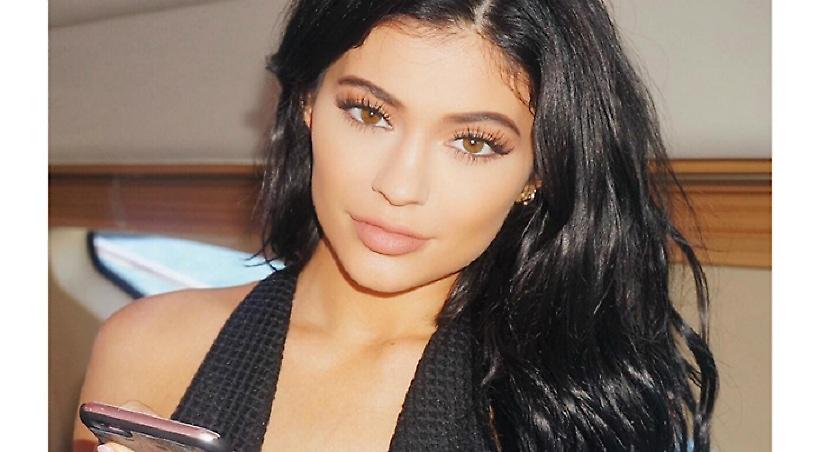 Η Kylie Jenner έκανε πλαστική στήθους και το αποτέλεσμα είναι… εντυπωσιακό!