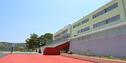 Εγκαινιάστηκε στις Αρχάνες το ανακαινισμένο βιοκλιματικό Γυμνάσιο-Λύκειο