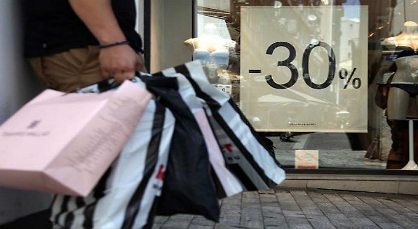Γνωστη Ελληνίδα παρουσιάστρια πιάστηκε να κλέβει μια τσάντα από γνωστή boutique στην Κηφισιά!