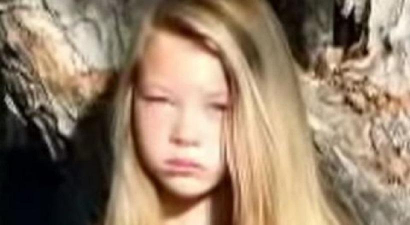 Οι γονείς της την ανάγκασαν να πάει στο σχολείο φορώντας αυτά τα ρούχα!