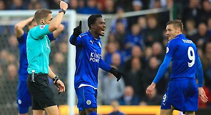 Διαμαρτυρία των οπαδών της Λέστερ με 30.000 μάσκες Βάρντι! (pics)