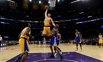 Πλήγμα με Νανς για Λέικερς