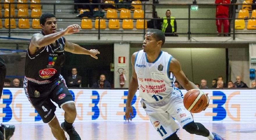 Έρχεται αμέσως στην Ελλάδα ο Γουότερς!