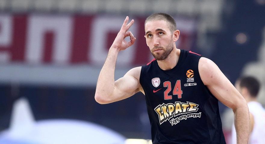 Το ιδιαίτερο καλωσόρισμα του Λοτζέσκι στον Γουότερς (pic)