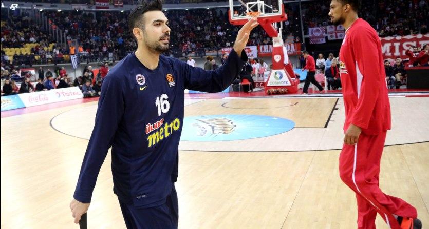 Γιούχα για Σλούκα στο ΣΕΦ!