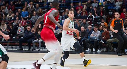 Η Ζαλγκίρις… βούλιαξε κι άλλο την Αρμάνι!