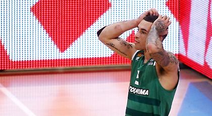 Πήγε να βάλει το καλάθι της χρονιάς ο Τζέιμς, αλλά… (video)