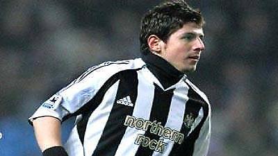 Ο Εμρέ θα μείνει στη Νιούκαστλ