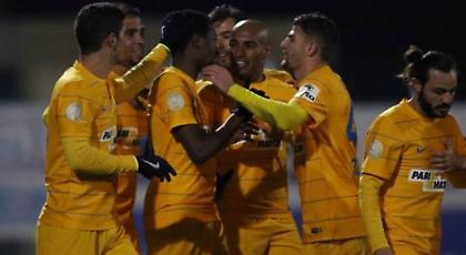 «Στραπάτσο» για ΑΕΚ και κορυφή ο ΑΠΟΕΛ