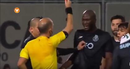 Κόκκινη για γέλια: ο Ντανίλο της Πόρτο αποβλήθηκε επειδή του έκανε φάουλ ο… διαιτητής! (video)