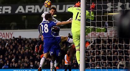 ΦΟΒΕΡΟ: Η Τότεναμ έβαλε… γκολ-καρμπόν στην Τσέλσι!