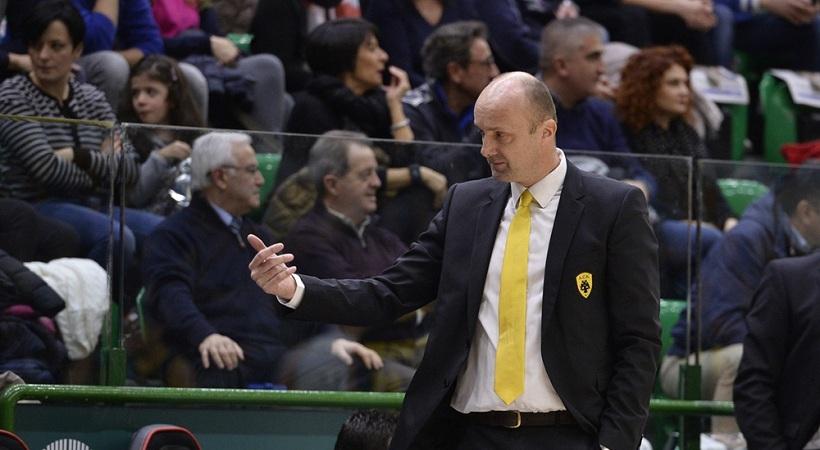 Ζντοβτς: «Πολύ κακό το πρώτο ημίχρονο»