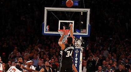 Σάρωσε και στο Top-10 ο Giannis (video)