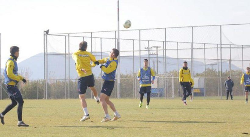 Πολλές απουσίες για Μαντζουράκη