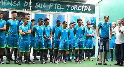 Η νέα αρχή της Σαπεκοένσε - Συγκλονίζει η ομιλία του Νέτο, με πατερίτσες στα αποδυτήρια (pics/video)