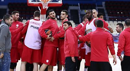 Η άφιξη του Ολυμπιακού στο ΣΕΦ (video)