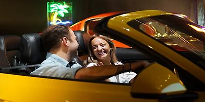 «Ραντεβού στα τυφλά» μέσα σε μία Ford Mustang (video)