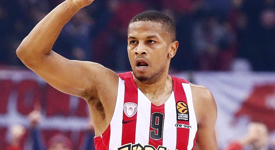 Γουότερς: «Ο κόουτς με βοηθάει, θέλει να βρω αυτοπεποίθηση»