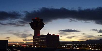 Μουσικό... μνημόσυνο από το αεροδρόμιο Αθηνών στον Ντέιβιντ Μπόουι