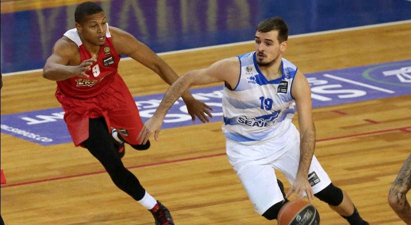 Γουότερς: «Η άμυνα έπαιξε καθοριστικό ρόλο»