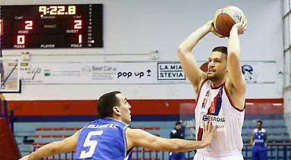 Αήττητος και στο θρίλερ ο Πανιώνιος