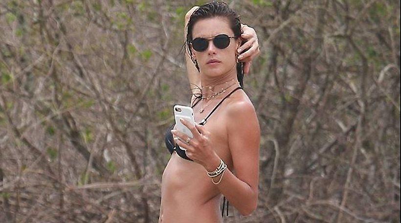 Η Alessandra Ambrosio τρέλανε κόσμο με το μαύρο μπικίνι της (pics)