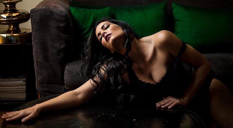 Αυτή η Μαρία Κορινθίου δεν χορταίνεται!