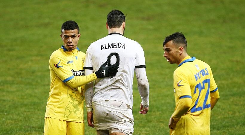 Αλμέιδα: «Τιμήστε την φανέλα της ΑΕΚ»