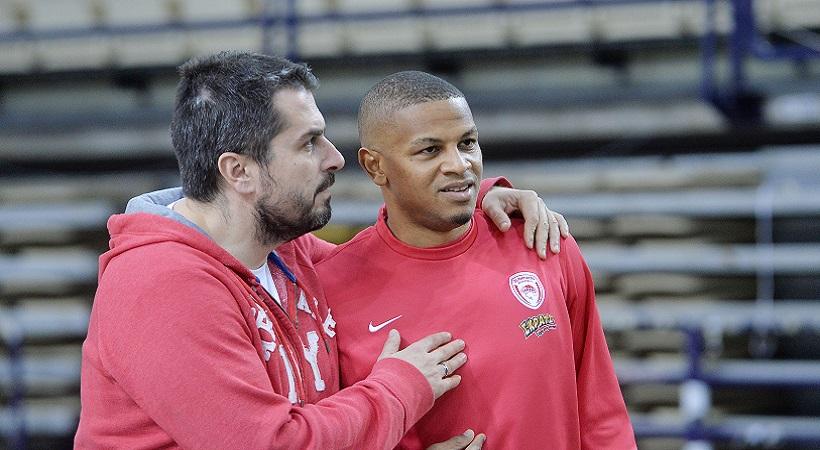 Γουότερς: «Να… τρέξουμε τη Μπασκόνια»