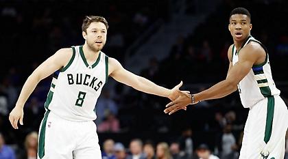 Αποθεώνουν τον Γιάννη οι συμπαίκτες του (pics)