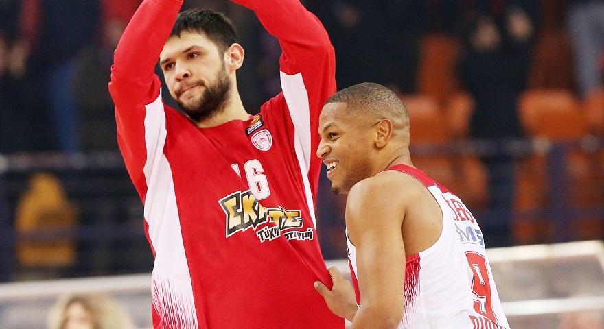 Παπανικολάου: «Όλα ξεκίνησαν από την άμυνα»