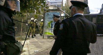 Επεισόδια στο Μενίδι: Μάχες μεταξύ οπαδών Άρη και ΑΕΚ