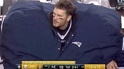 Το γιγαντιαίο μπουφάν του Μπρέιντι έγινε viral (pic)